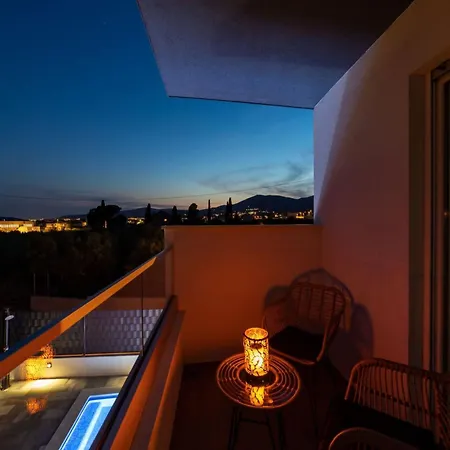 Luxury With Heated Pool And Lounge Area * Kastela
