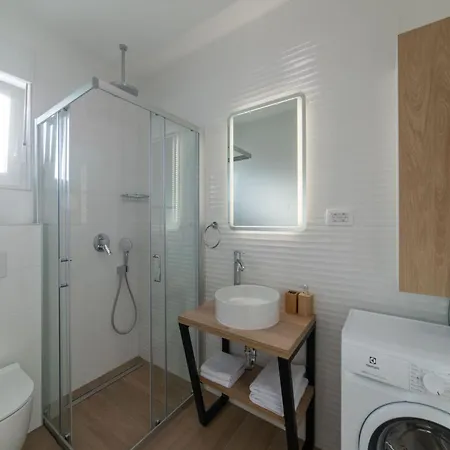 Luxury With Heated Pool And Lounge Area * Kastela