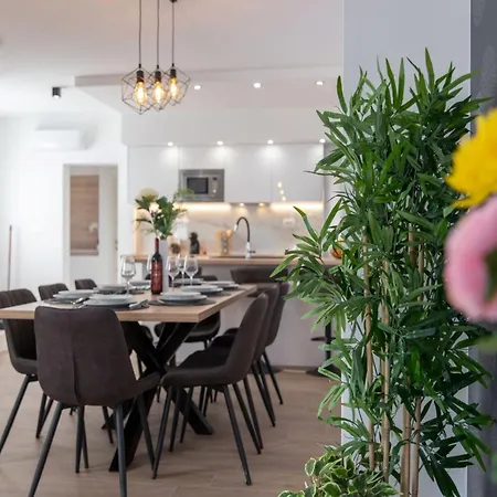Villa Luxury With Heated Pool And Lounge Area Kastela